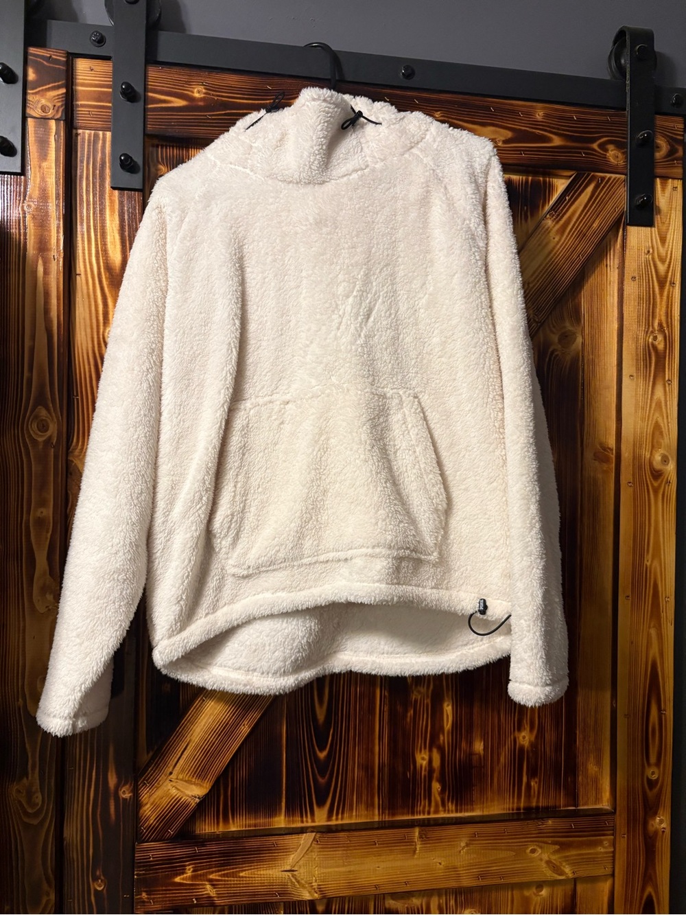 New with tags Victoria's Secret PINK cream fleece hoodie. Size medium